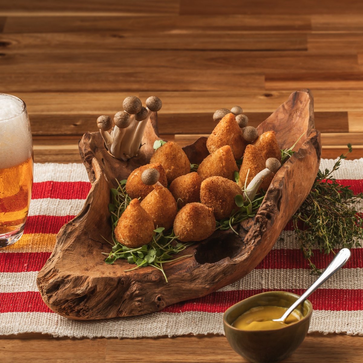 Coxinha de galinha pré-frita - 12 unidades