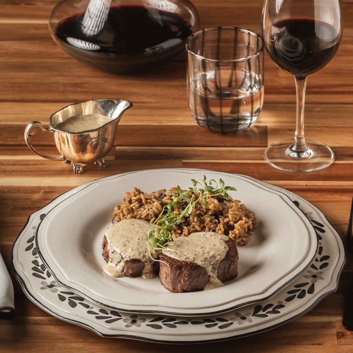 Medalhão de mignon ao molho de mostarda