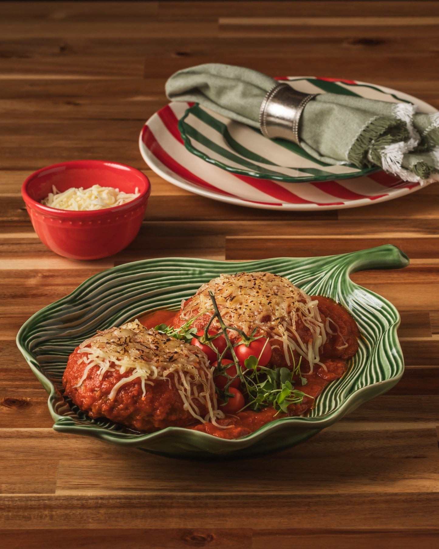 Polpetone com queijo da ilha e molho ao sugo